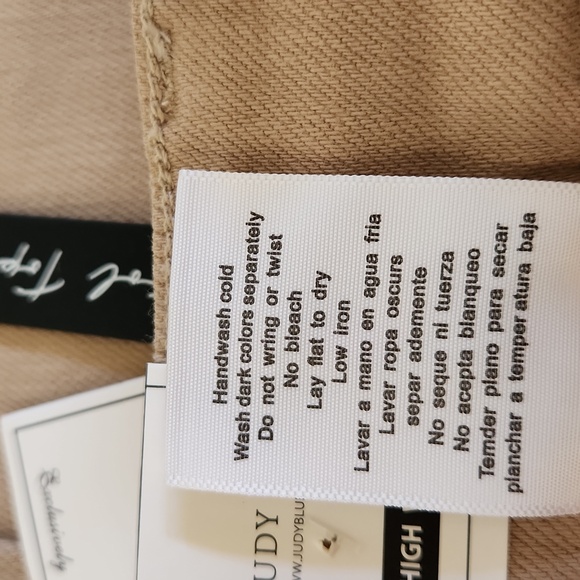 Judy Blue Jeans - Picture 10 of 10